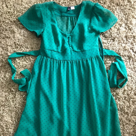H&M Dresses & Skirts - H & M green with black polka dot dress size 36 S